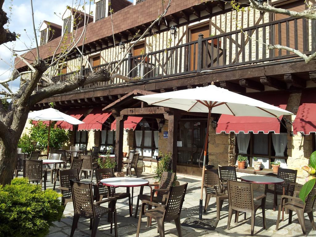 Apartamentos El Mirador Del Soto Sotoserrano Εξωτερικό φωτογραφία