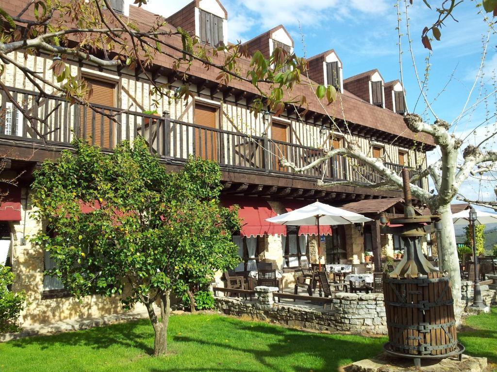 Apartamentos El Mirador Del Soto Sotoserrano Δωμάτιο φωτογραφία