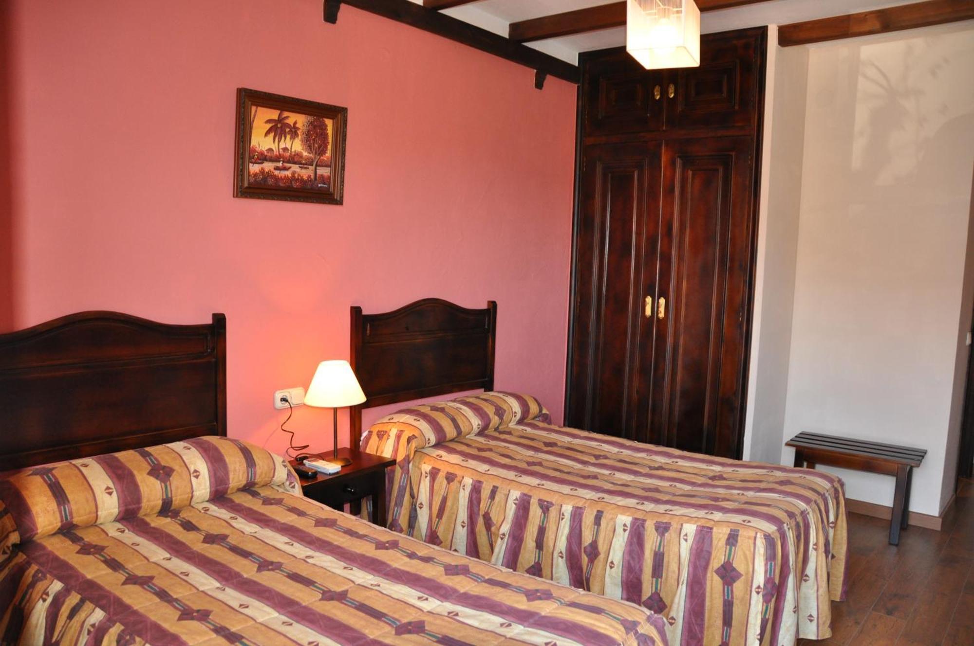 Apartamentos El Mirador Del Soto Sotoserrano Δωμάτιο φωτογραφία