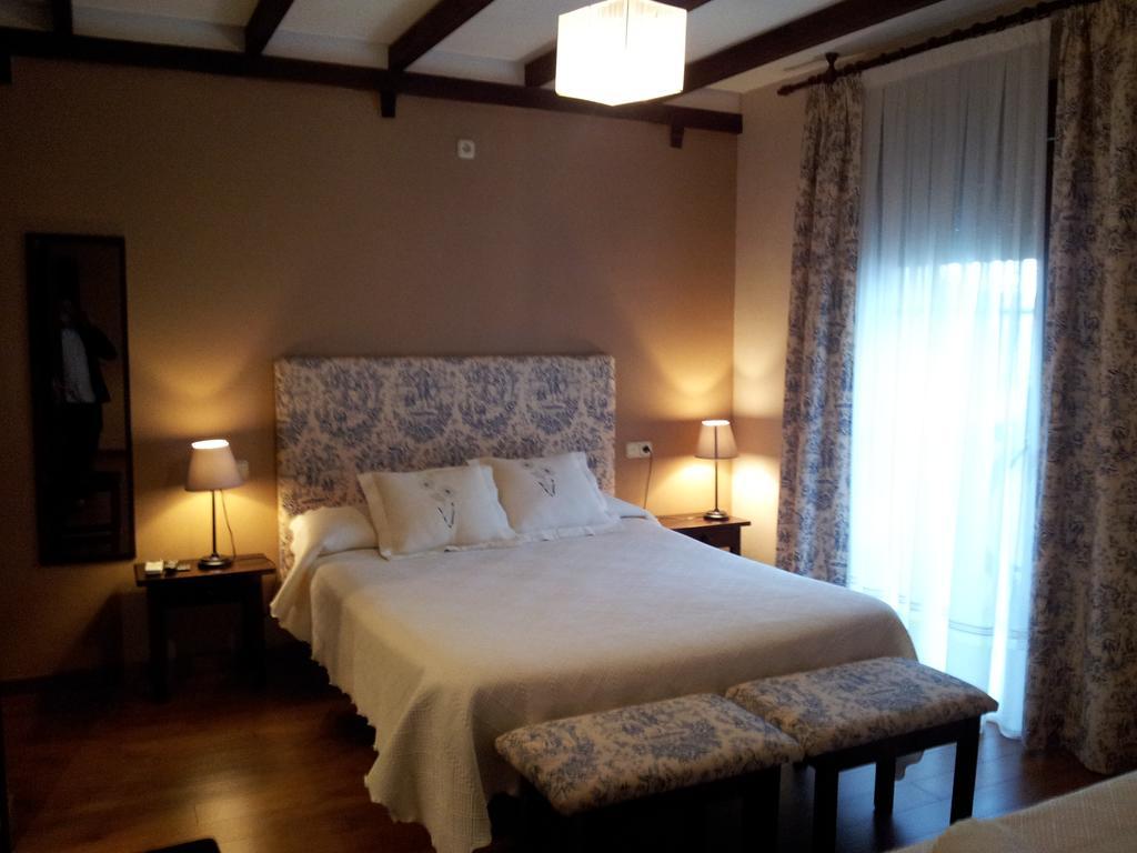 Apartamentos El Mirador Del Soto Sotoserrano Εξωτερικό φωτογραφία