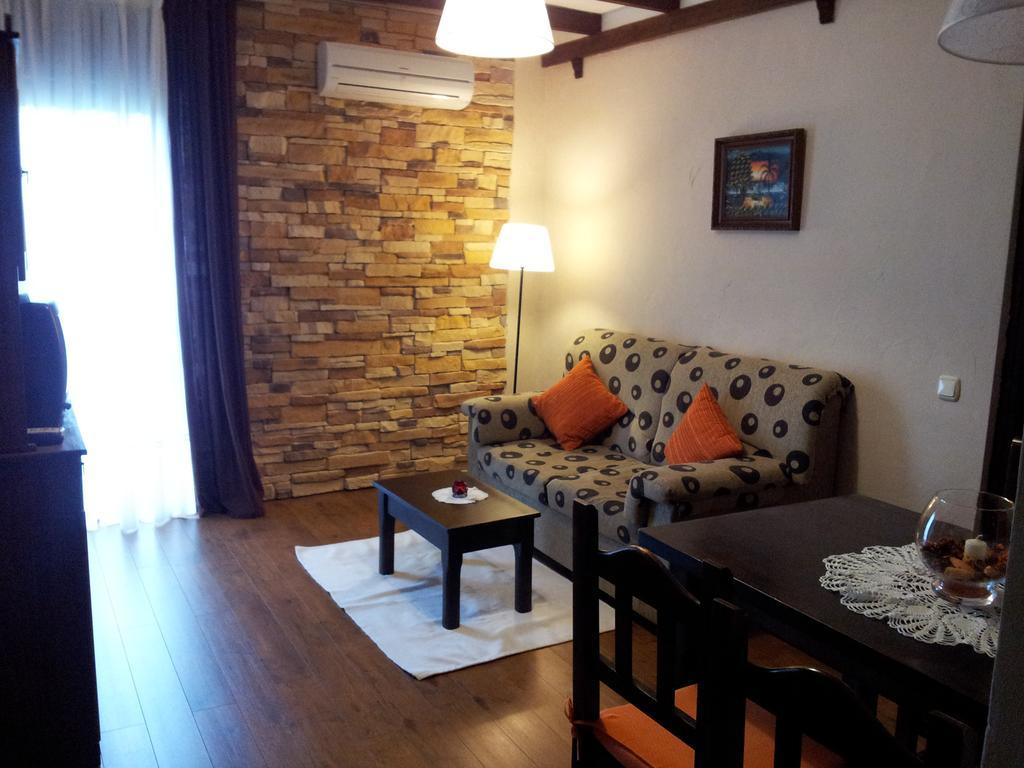 Apartamentos El Mirador Del Soto Sotoserrano Εξωτερικό φωτογραφία