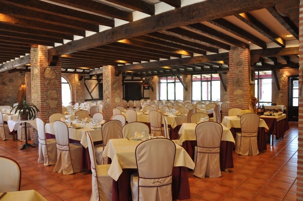 Apartamentos El Mirador Del Soto Sotoserrano Εξωτερικό φωτογραφία
