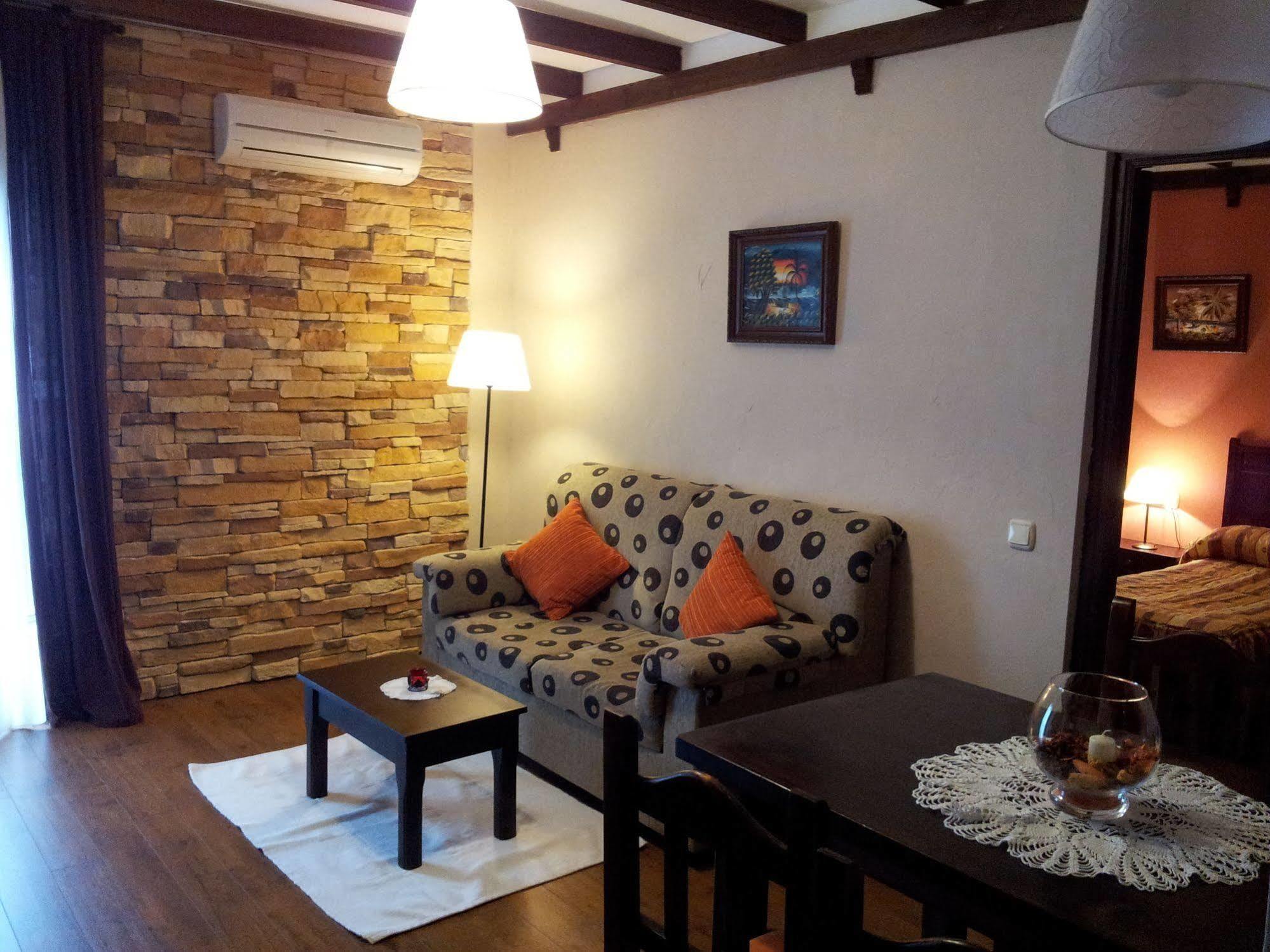 Apartamentos El Mirador Del Soto Sotoserrano Εξωτερικό φωτογραφία
