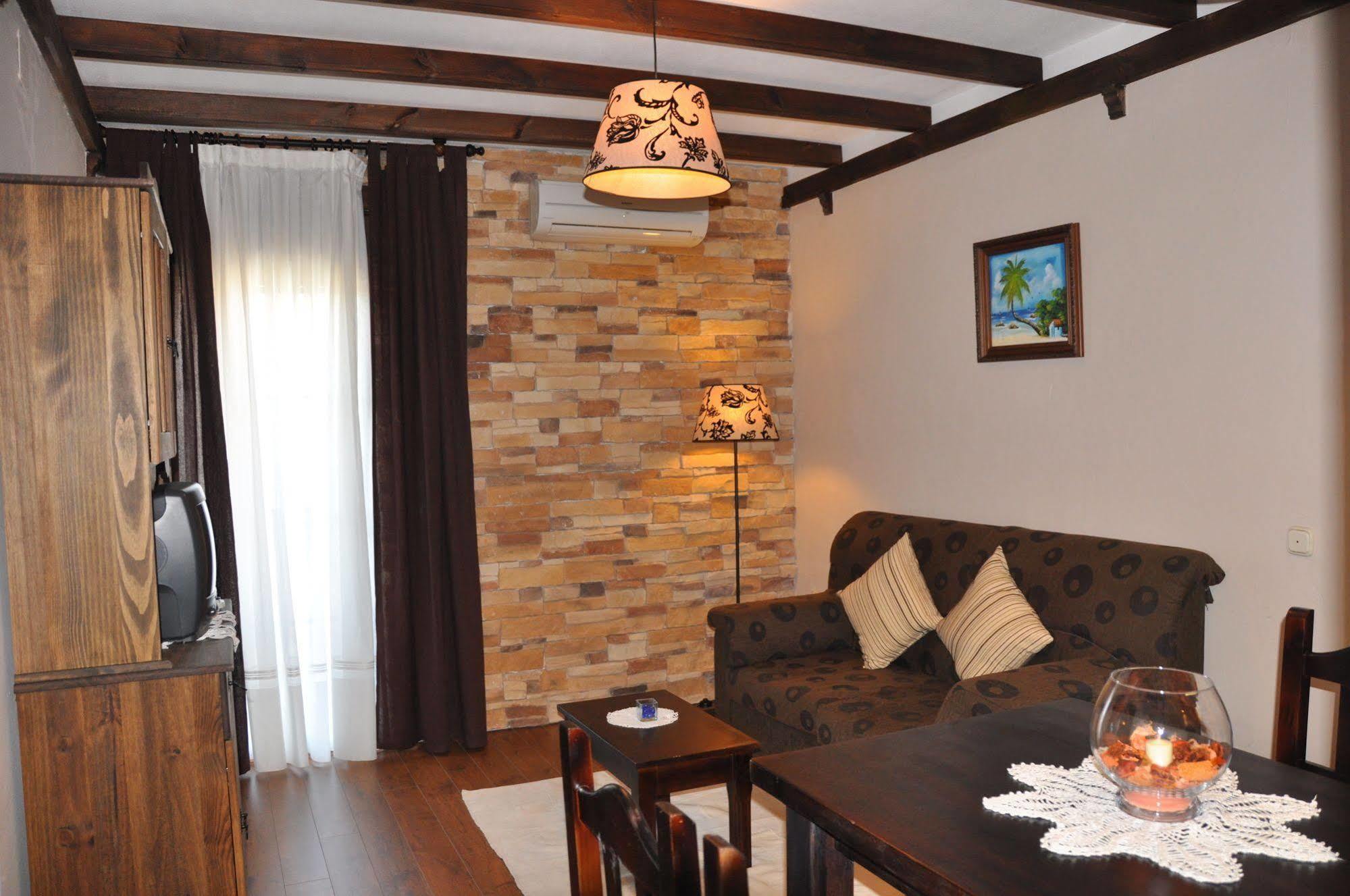 Apartamentos El Mirador Del Soto Sotoserrano Εξωτερικό φωτογραφία